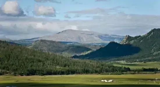 Arrival in Renchinlhumbe during Mongolia travel, resting and staying overnight in a ger camp