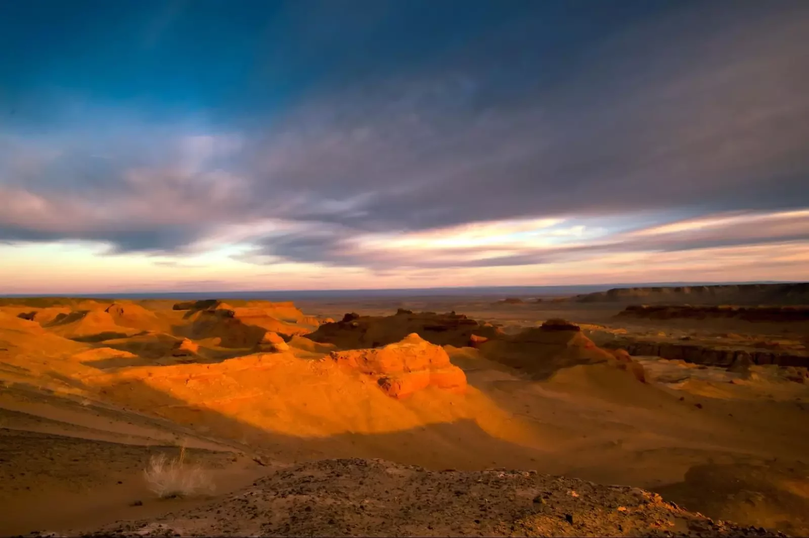 Khanbogd Shar Tsav Geopark in Mongolia, Mongolian desert Gobi landscape for Mongolia tour